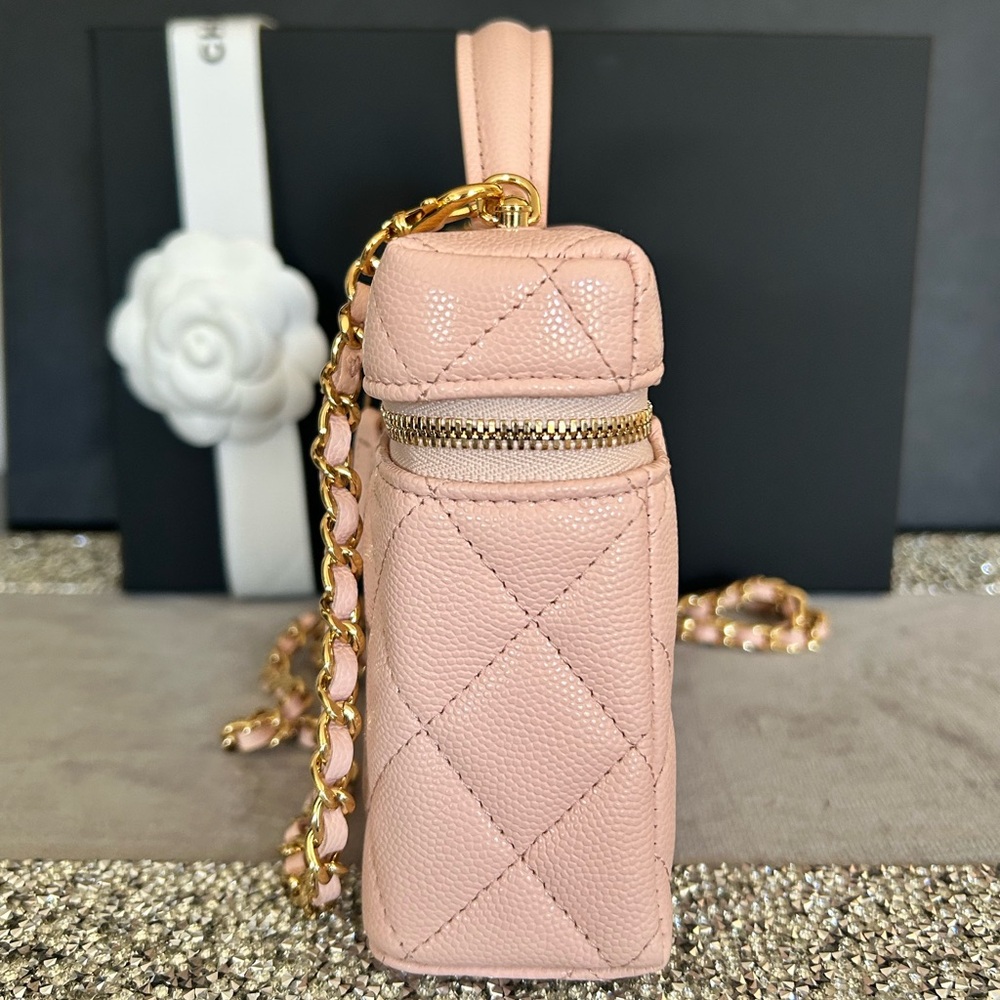 CHANEL (26P) Slim Vanity with Chain Caviar Leather fits Large IPhone - Picture 8 of 16
